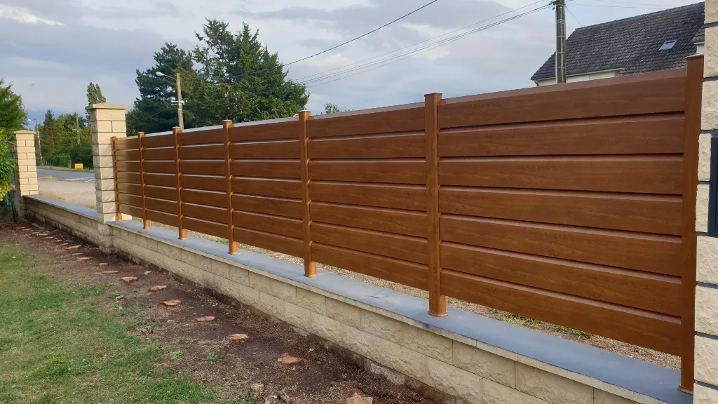 Réalisation client clôture chêne doré plaxé persienne